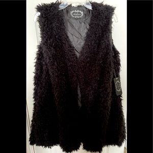 🖤 Ambiance- Black Faux Fur Vest 🖤